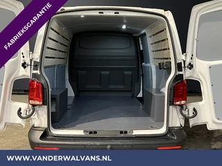Volkswagen Transporter Volkswagen Transporter 2.0 TDI L2H1 Fabrieksgarantie Euro6 # Airco | Apple Carplay | Trekhaak | Cruisecontrol Android Auto, Parkeersensoren, Sidebars, Bijrijdersbank - afbeelding nr 3