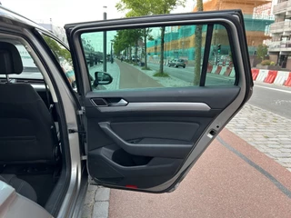 Volkswagen Passat Volkswagen Passat Variant 1.4 TSI ACT Connected Series Aut Navi ECC Pano Trekhaak - afbeelding nr 43
