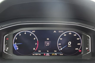 Volkswagen T-Roc Volkswagen T-Roc 1.5 TSI Sport 150PK! Virtual/Navi/17