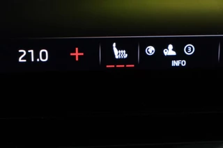 Škoda Octavia Skoda Octavia 1.4 TSI RS iV PHEV | Head-Up |  Stoel & stuurverwarming | Adaptive cruise | Standkachel | Matrix LED | Massage | Alcantara | Camera | Carplay | Memory | Canton Sound | Virtual Cockpit | Side Assist - afbeelding nr 10