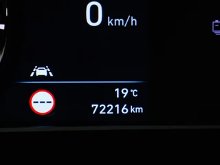 Hyundai Kona Hyundai Kona EV Premium 64 kWh | Verlaagd | Trekhaak tbv fietsendrager - afbeelding nr 4