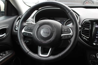 Jeep Compass Jeep Compass 1.4 MultiAir Limited 4x4 / Trekhaak / Camera / Half leder / Navigatie / Keyless / 17'' / Stuurverwarming / DAB / Stoelverwarming / Cruise Control - afbeelding nr 16