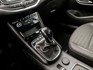 Opel Astra Opel Astra Sports Tourer 1.2 Sport (APPLE CARPLAY, NAVIGATIE, CLIMATE, CAMERA, ADAPTIVE CRUISE, SPORTSTOELEN, GETINT GLAS, LEDER, TREKHAAK, NIEUWSTAAT) - afbeelding nr 10