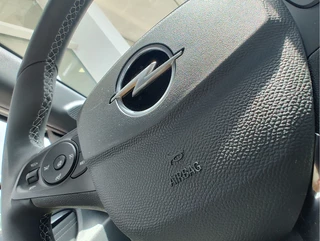 Opel Corsa Opel Corsa 1.2 GS Panoramadak | Stuurverwarming | Carplay/Android - afbeelding nr 24