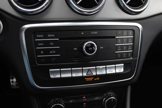 Mercedes-Benz CLA Mercedes-Benz CLA Shooting Brake 180 / Panoramadak / Camera / Half leder / Navigatie / 18'' / LED Koplampen / Stoelverwarming / Cruise Control - afbeelding nr 25