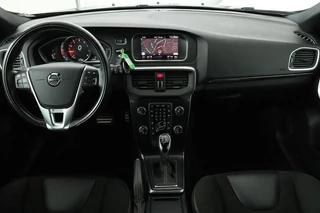 Volvo V40 Volvo V40 2.0 T4 Sport | Stoelverwarming | Camera |  Full LED | Leder/Alcantara | Navigatie | 19'' | Climate control | Bluetooth | PDC | Cruise control | R Design - afbeelding nr 7