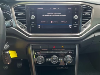 Volkswagen T-Roc Volkswagen T-Roc 1.0 TSI STYLE / NAVI / CARPLAY / ADAP. CRUISE / 18'' LMV / DAB / PDC - afbeelding nr 9