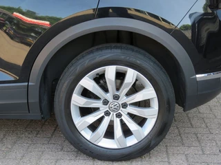 Volkswagen T-Roc Volkswagen T-Roc 1.5 TSI 150PK STYLE / Camera / Navi / Elec.achterklep / Adap.cruise / BOVAG garantie - afbeelding nr 43