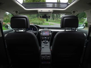 Volkswagen Passat Volkswagen Passat Variant TSI GTE 217PK DSG Highline / R-Line / LED - afbeelding nr 8