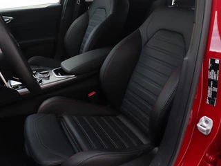 Alfa Romeo Giulia Alfa Romeo Giulia 2.0 Turbo 280 PK Competizione Q4 AWD | Harman | Veloce | 19