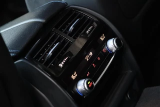 BMW 5 Serie BMW 5-serie Touring 540i xDrive M Sport / PANODAK / CAMERA / HUD / H&K / KEYLESS / 20'' - afbeelding nr 26