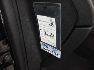 Peugeot 2008 AUTOMAAT / D-RIEM VV / CARPLAY / NAVI / AIRCO / PDC / BLUETOOTH / CRUISE / NL-AUTO - afbeelding nr 31