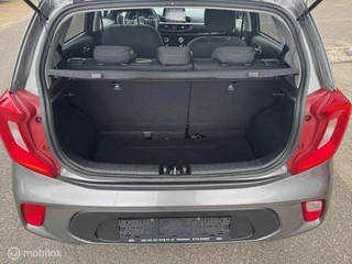 Kia Picanto Kia Picanto 1.0 67pk Automaat  Stoel en Stuur verwarming ,  Navigatie / Apple carplay  / Android auto , Achteruit camera , Bluetooth , Priveglas , Chrome handgrepen , Sport Velgen ,  9.500km !! - afbeelding nr 20