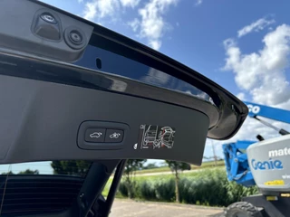 Volvo XC40 Volvo XC40 T4 Plug-In Hybrid R-Design | Trekhaak | Keyless Entry | Park. Camera | Stoelverwarming | Voorruitverwarming | - afbeelding nr 17