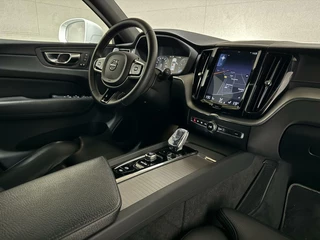 Volvo XC60 Volvo XC60 2.0 T8 Twin Engine AWD Inscription Pano Leer Trek - afbeelding nr 24