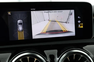 Mercedes-Benz A-Klasse Mercedes-Benz A-klasse 250e AMG Night | Stoelverwarming | Carplay |  Widescreen | Sfeerverlichting | Camera | Leder/Alcantara | Navigatie | Full LED - afbeelding nr 10