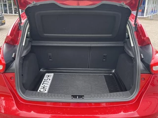 Ford Focus Ford Focus 1.5 Ecoboost Titanium 150pk Automaat | Trekhaak | Navigatie | Voorruit verwarming | 17 inch velg | Climate control - afbeelding nr 9