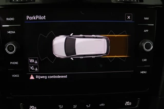 Volkswagen Golf Volkswagen Golf Variant 1.5 TSI Highline Business R (PANORAMADAK, TREKHAAK, CARPLAY, PARKEERSENSOREN, CARPLAY, AUTOMAAT) - afbeelding nr 15