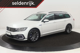Volkswagen Passat Volkswagen Passat 1.4 TSI PHEV GTE | Head-Up | Stoelverwarming |  Camera | Adaptive cruise | Massage | Side Assist | Carplay | Matrix LED | Achterbankverwarming | Navigatie - afbeelding nr 1