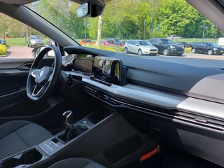 Volkswagen Golf 1.5 TSI 131pk 1st Edition | Origineel NL | Navi | Apple Carplay+Android Auto | Clima | Adap.Cruise | Led Koplampen | Stoel+Stuurwielverwarming | Rijstrook+Licht+Regensensor | Privacy Glass - afbeelding nr 37