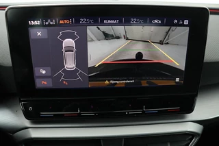 SEAT Leon SEAT Leon 1.5 eTSI FR Intens | Stoel & stuurverwarming |  Adaptive cruise | Trekhaak | Carplay | Sfeerverlichting | Camera | Navigatie - afbeelding nr 10