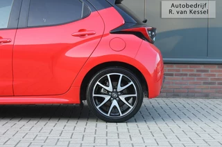 Toyota Yaris Toyota Yaris 1.5 Hybrid Launch Edition / Executive I JBL I 1e Eig. I NL-auto - afbeelding nr 9