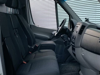 Mercedes-Benz Sprinter Mercedes Sprinter bestel 314 2.2 CDI L2H2 Airco Cruise 2018  Eerste Eigenaar NL Auto Navi Schuifdeur 2 Zits Bank - afbeelding nr 14