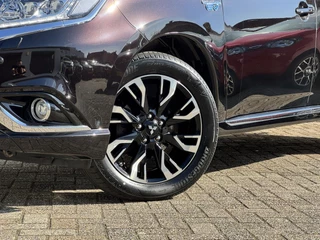 Mitsubishi Outlander Mitsubishi Outlander 2.0 PHEV instyle+ Adaptive cruis control Climate control Leder Stoel-/ stuurverwarming - afbeelding nr 40