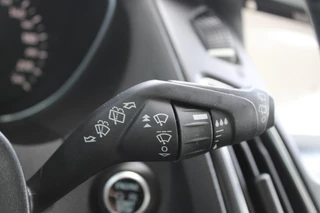Ford Focus Ford Focus Wagon 1.0 EcoBoost Titanium | Navigatie | Climate Control | Cruise Control | Lichtmetalen Velgen | Voorruitverwarming - afbeelding nr 15