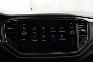 Volkswagen T-Roc Volkswagen T-Roc 1.5 TSI Style | Carplay | DAB | Cruise Adap - afbeelding nr 28