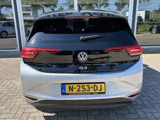 Volkswagen ID.3 50% deal 8.475,- ACTIE Stoelverwarming / Carplay / Camera / Cruise / LMV - afbeelding nr 15