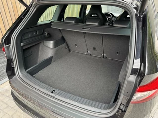 Škoda Kodiaq Skoda Kodiaq 1.5 TSI Sportline Automaat | Trekhaak uitklapbaar | Navigatiesysteem | Stoelverwarming | Stuurverwarming | Getint glas | Cruise control | 20 inch lichtmetalen velgen | Achteruitrijcamera | Parkeersensoren voor en achter - afbeelding nr 52