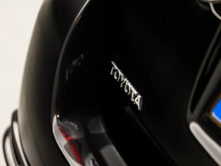 Toyota Auris Toyota Auris Touring Sports 1.8 Hybrid Sport Automaat (PANORAMADAK, NAVIGATIE, LEDER, STOELVERWARMING, CAMERA, SPORTSTOELEN, KEYLESS, LED KOPLAMPEN, NIEUWE APK, NIEUWSTAAT) - afbeelding nr 30