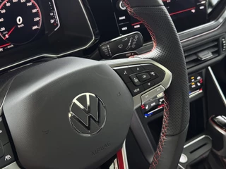 Volkswagen Polo Volkswagen Polo 2.0 TSI GTI 207PK PANO IQ LED/GRILL CAMERA STOELVERW ADAP.CRUIS ZWARTE.HEMEL 18'' LMV BEATS AUDIO 
