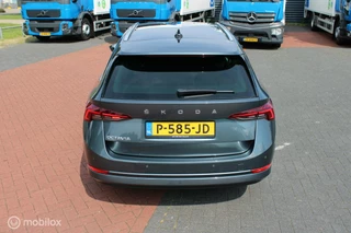 Škoda Octavia Skoda Octavia Combi 1.0 TSI Business Edition Plus, Stuur + stoel verwarming, Memory seats, Digitaal dashboard, Elektrische kofferbak, Head up display, Dodehoek detectie, Clima, App connect, Cruise, Navi. - afbeelding nr 8