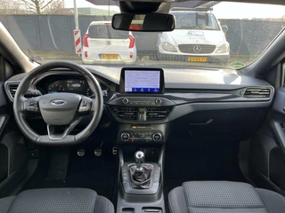 Ford Focus Ford Focus Wagon 1.0 EcoBoost Hybrid ST-Line 155PK Camera Winterpack Cruise Climate Navi Keyless Privacy Glass *Dealer Onderhouden* - afbeelding nr 10