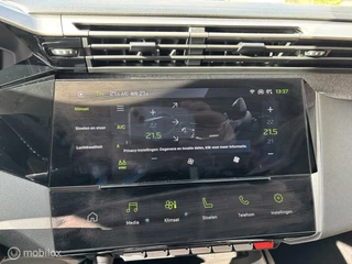 Peugeot 308 Peugeot 308 1.2 PureTech Allure130 PK EAT8 connect vision assist | Falgo stoelen |stuurverwarming | navigatie wide screen new dash - afbeelding nr 44