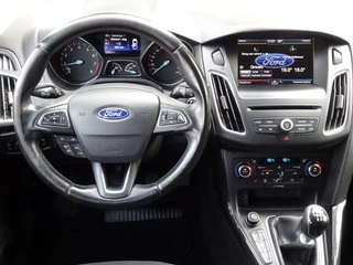 Ford Focus Ford Focus 1.0 Titanium Edition met Navi en WinterPack - afbeelding nr 10