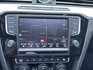 Volkswagen Passat Volkswagen Passat Variant 1.4 TSI DSG GTE PANO-DAK/LEDER/TREKHAAK/360CAMERA/AMBIENTE+ - afbeelding nr 21