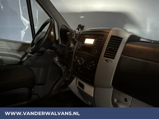 Mercedes-Benz Sprinter Mercedes-Benz Sprinter 316 CDI 163 pk L2H2 Euro6 Airco | 2800kg trekhaak | Cruisecontrol | Parkeersensoren zijdeur - afbeelding nr 13
