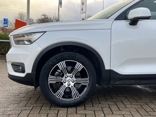 Volvo XC40 Trekhaak Panoramadak Vol Leder DAB Stoelverwarming Camera elek. Stoelen Led Koplampen Getint Glas NL Auto - afbeelding nr 36