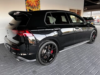 Volkswagen Golf Volkswagen Golf 2.0 TSI GTI Clubsport / AKRAPOVIC / IQ Light / Winter Pakket / 19