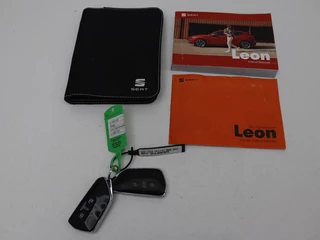 SEAT Leon SEAT Leon 1.5 eTSI Style Launch Edition | Trekhaak |  Carplay | Adaptive cruise | Camera | Navigatie | Park Assist | Climate control - afbeelding nr 12