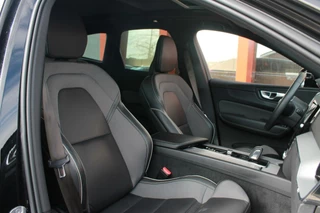 Volvo XC60 Volvo XC60 T8 Recharge AWD R-Design | Panoramadak | Parkeercamera | 20 Inch Velgen | Glossy Black | Keyless - afbeelding nr 20