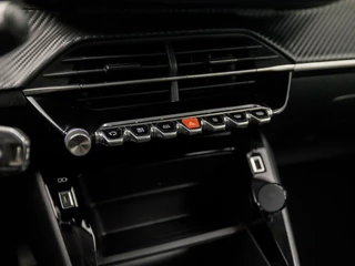 Peugeot 208 Peugeot 208 1.2 PureTech Sport (APPLE CARPLAY, GROOT NAVI, 360 CAMERA, LM VELGEN, SPORTSTOELEN, PARKEERSENSOREN, LED KOPLAMPEN, LANE ASSIST, NIEUWSTAAT) - afbeelding nr 9