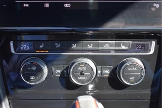Volkswagen Golf | Pano | Keyless | Camera | Carplay | DAB | Stoelverw | Dynamic LED | Digitale tellers | Adapt.CC - afbeelding nr 24