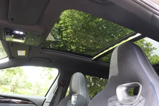 Volkswagen Passat Pano/IQ.Light/360/HK/Head-up/Navi Max/ACC/19