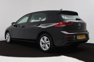 Volkswagen Golf Volkswagen Golf 1.0 TSI Life (PARKEERSENSOREN, CAMERA, SFEER, CRUISE CONTROL ADAPTIEF, PARKEERSENSOREN, NAVIGATIE, NL-AUTO) - afbeelding nr 5