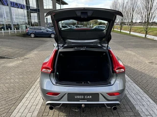 Volvo V40 Volvo V40 2.0 T4 R-Design | Park Assist | Stoelverwarming | Trekhaak | 6-Speed - afbeelding nr 15
