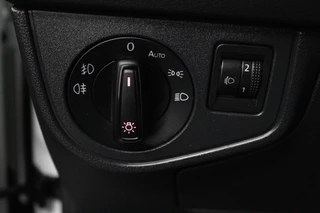 Volkswagen Polo Volkswagen Polo 1.0 TSI Comfortline (PARKEERSENSOREN, CRUISE ADAPTIEF, NAVIGATIE, CARPLAY, NL-AUTO, GOED ONDERHOUDEN) - afbeelding nr 7